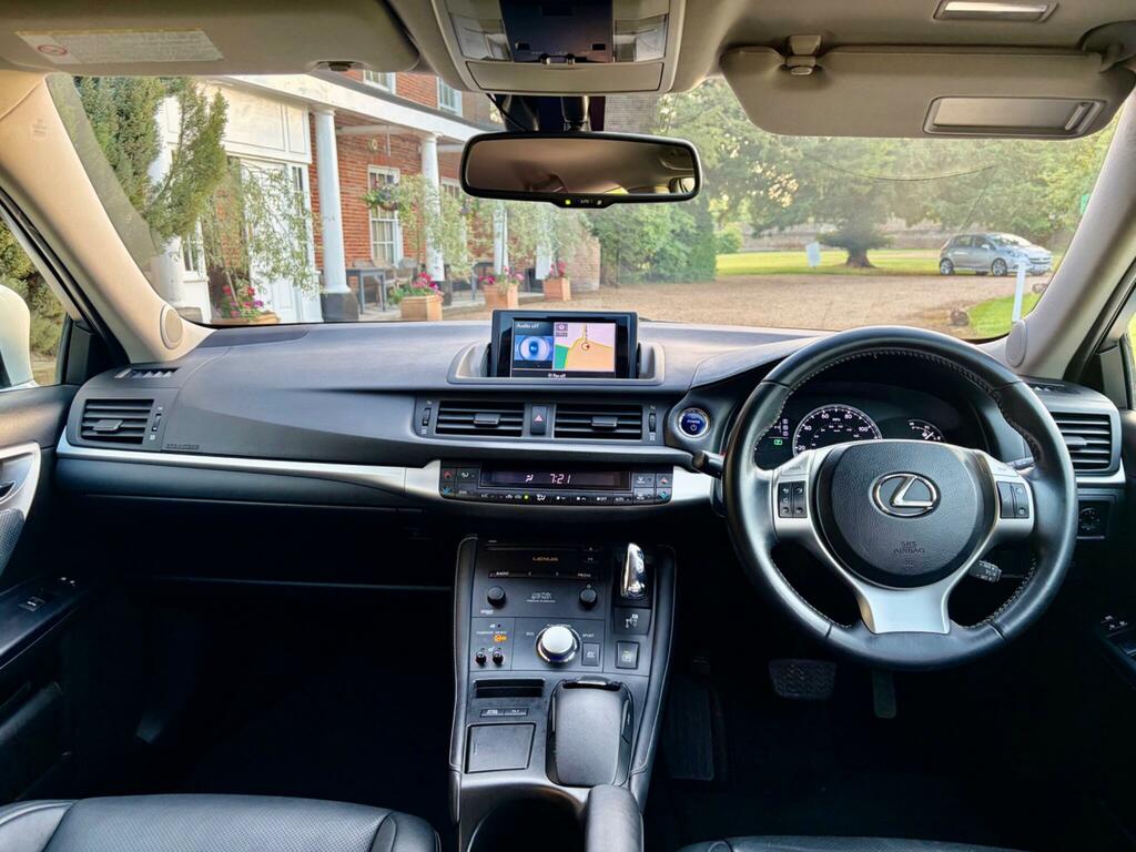 Lexus CT Premier White #3