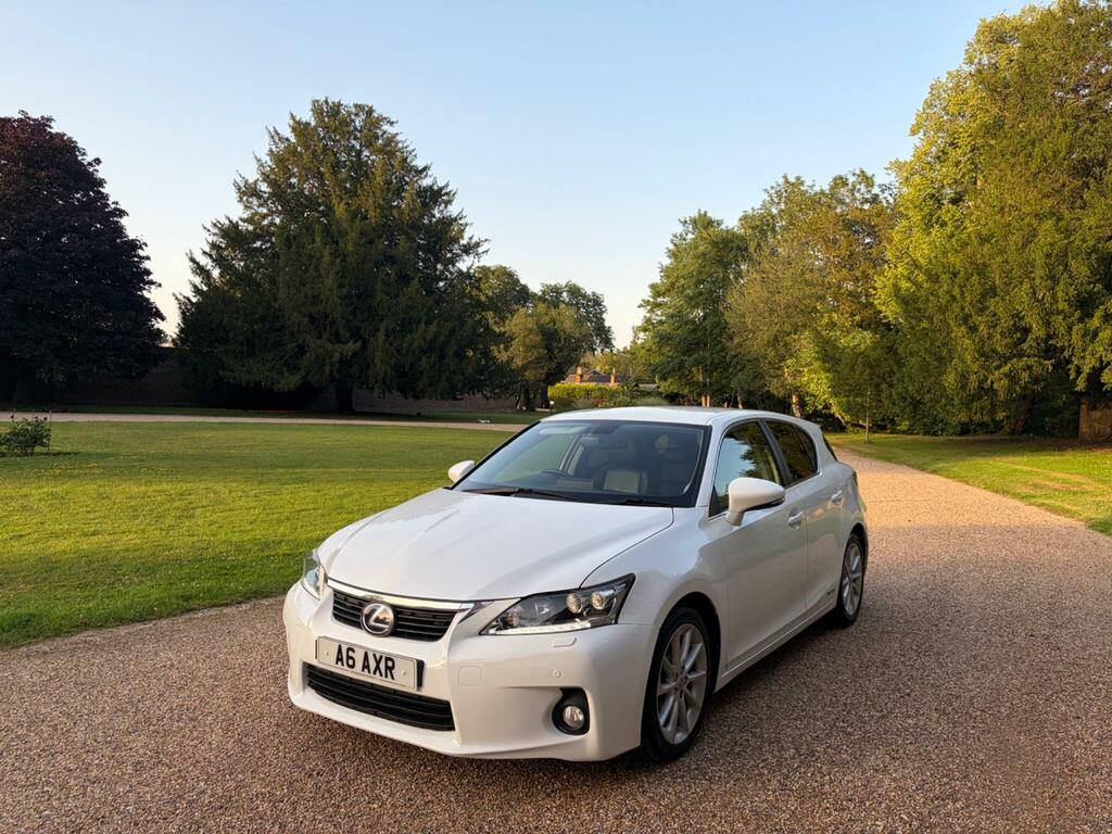 Lexus CT Premier White