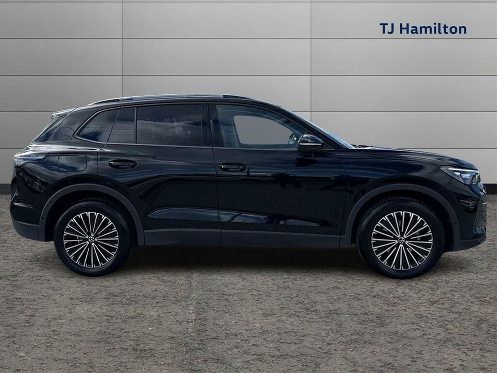 Volkswagen Tiguan 1.5 Etsi 150 Match Dsg MT75UOP Black #4
