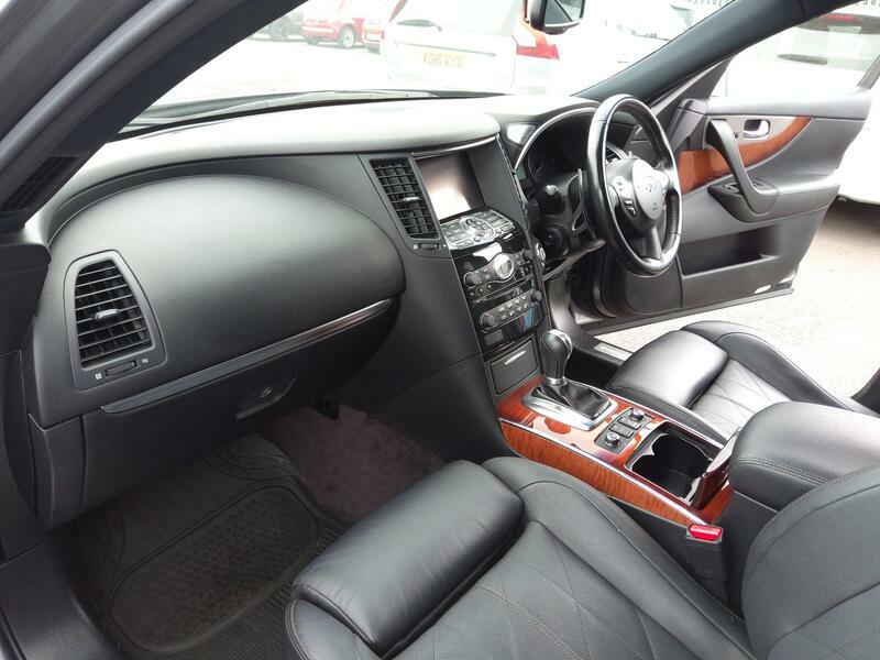 Infiniti QX70 Ultimate D Black #10