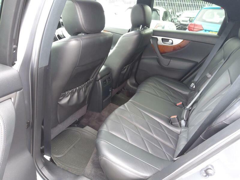 Infiniti QX70 Ultimate D Black #15