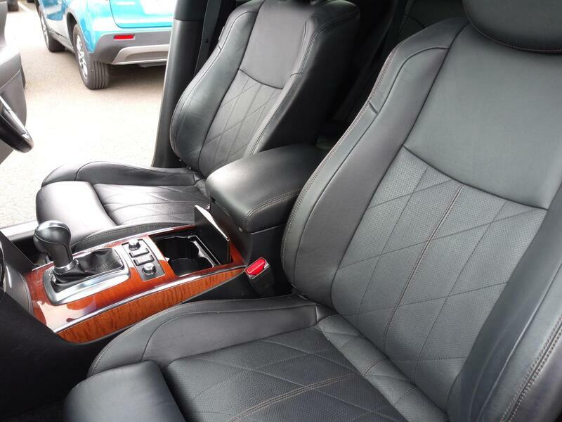 Infiniti QX70 Ultimate D Black #32