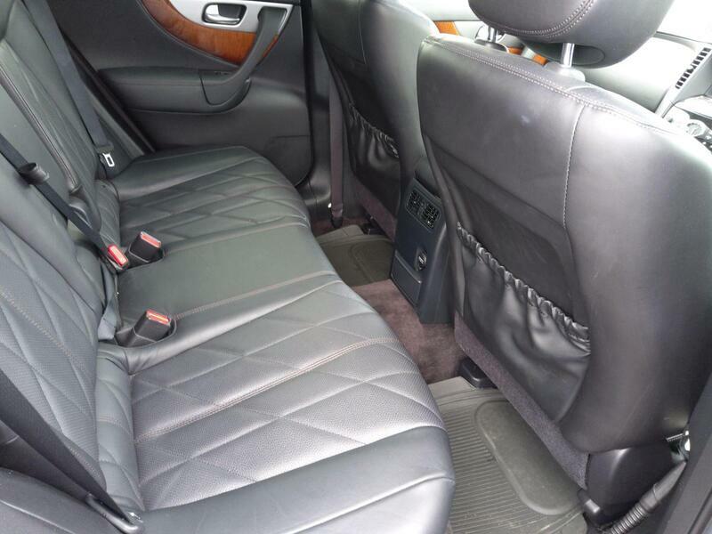 Infiniti QX70 Ultimate D Black #13