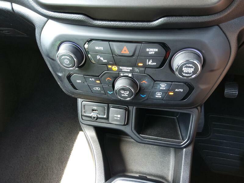 Jeep Renegade Night Eagle White #13