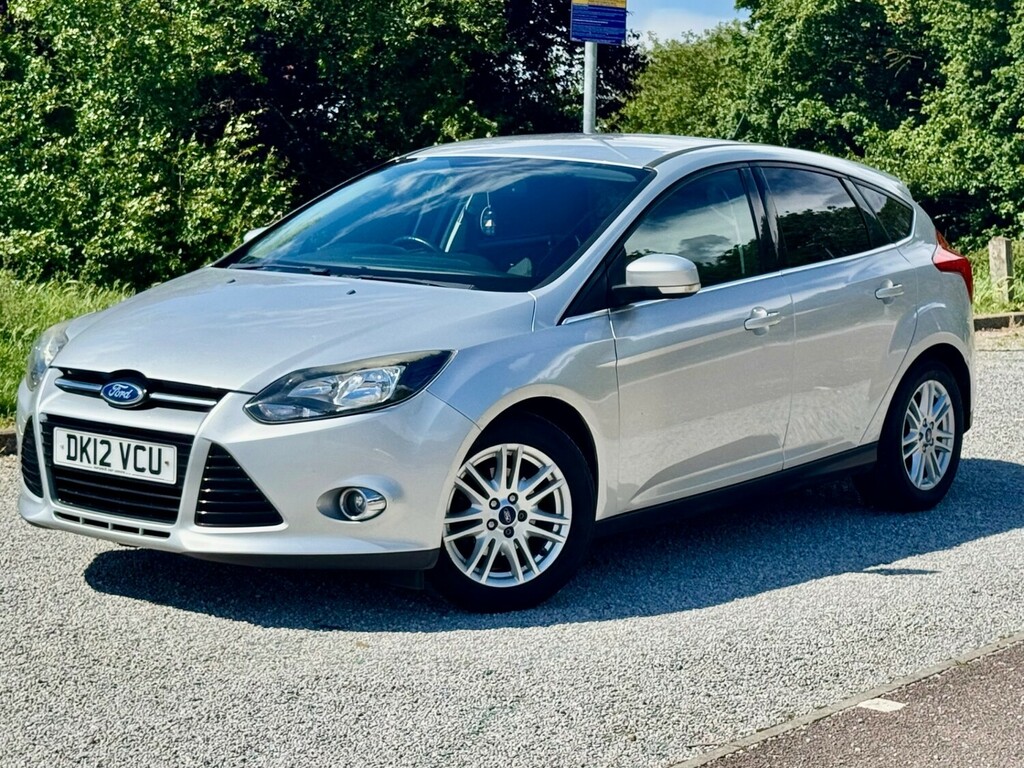Ford Focus 1.0T Ecoboost Titanium Hatchback Black #4