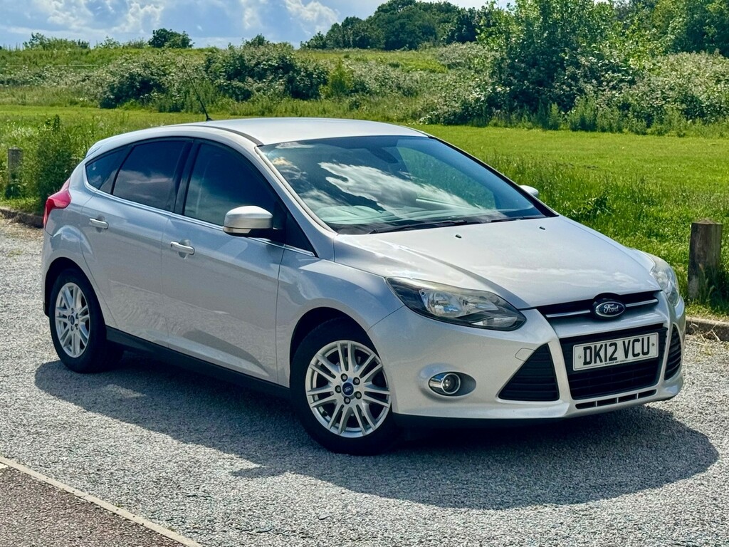 Ford Focus 1.0T Ecoboost Titanium Hatchback Black #1