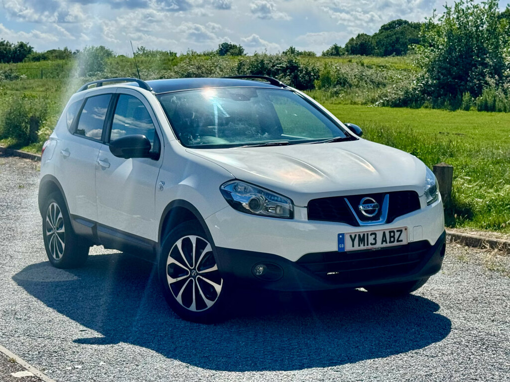 Nissan Qashqai 1.6 117 360 Hatchback YM13ABZ White