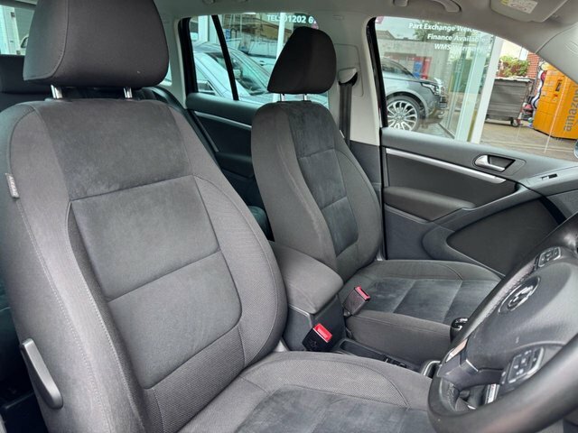 Volkswagen Tiguan 2016 2.0 Tdi Bluemotion Tech Match Edition Suv HF16NNG Black #5