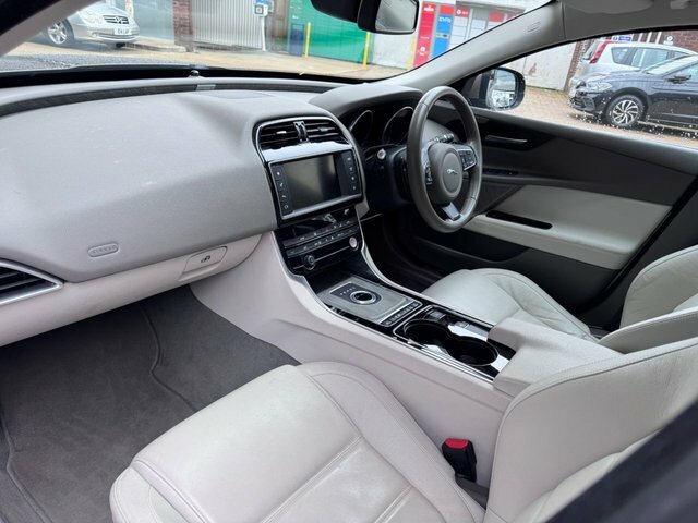 Jaguar XE 2015 2.0 Gtdi Prestige Brown #4