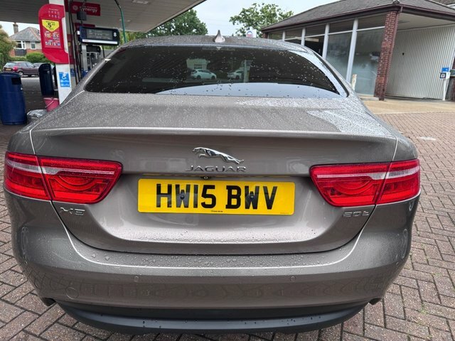 Jaguar XE 2.0 D Black #11