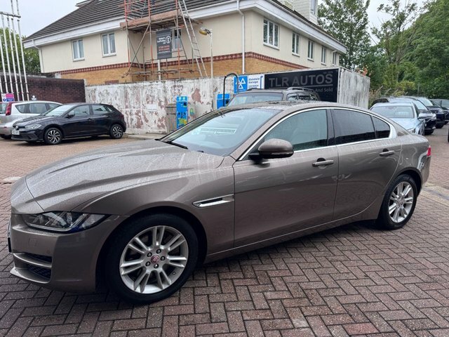 Jaguar XE 2.0 D Black #8