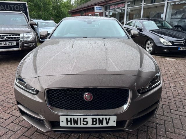 Jaguar XE 2.0 D Black #7