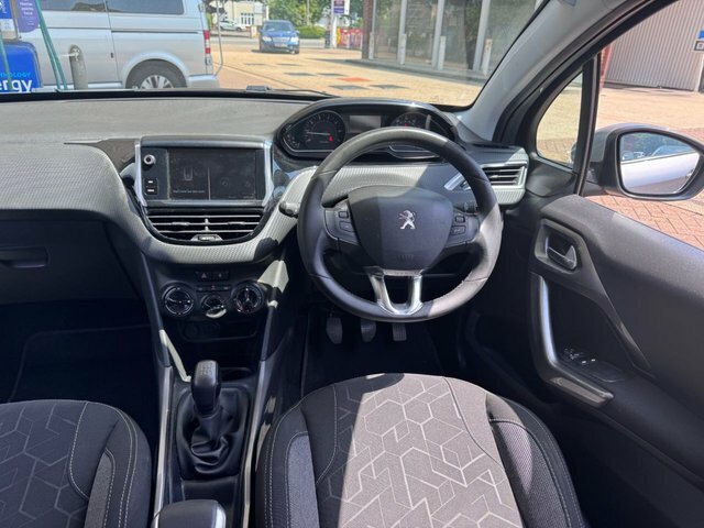 Peugeot 2008 2017 1.2 Puretech Active Suv Eur Grey #4