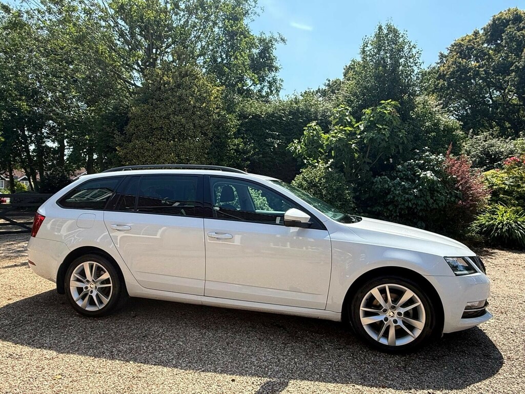 Skoda Octavia 1.5 Tsi Act Se L Dsg Euro 6 Ss BM68BZB White #4