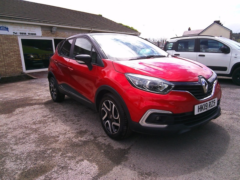 Renault Captur Iconic Dci Red #3
