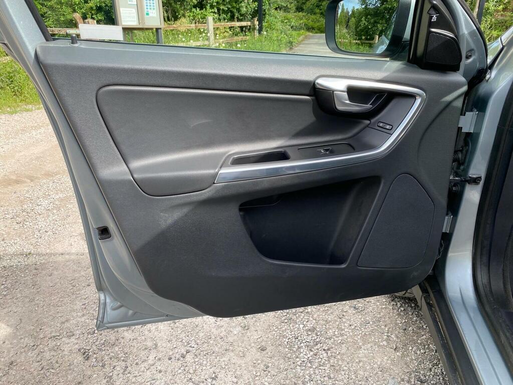 Volvo XC60 2.0 D4 Se Black #28