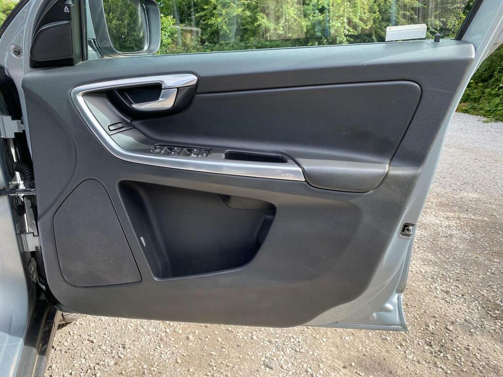 Volvo XC60 2.0 D4 Se Black #27
