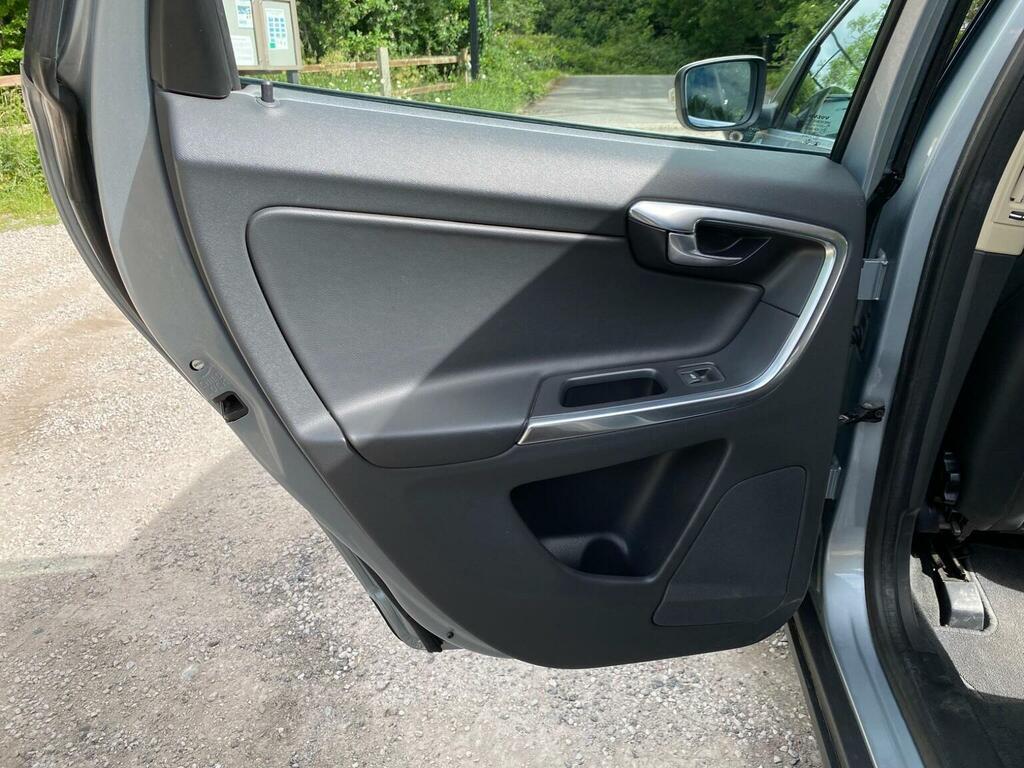 Volvo XC60 2.0 D4 Se Black #68
