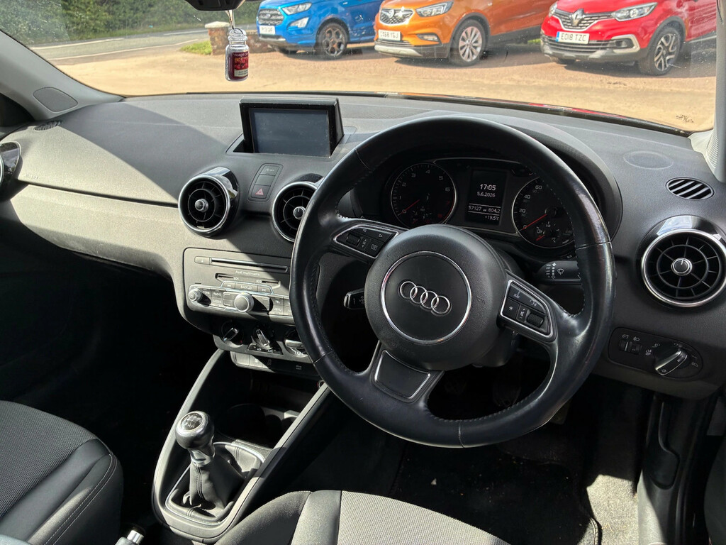 Audi A1 1.6L Se Black #5