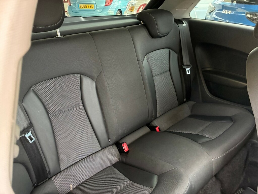 Audi A1 1.6L Se Black #8