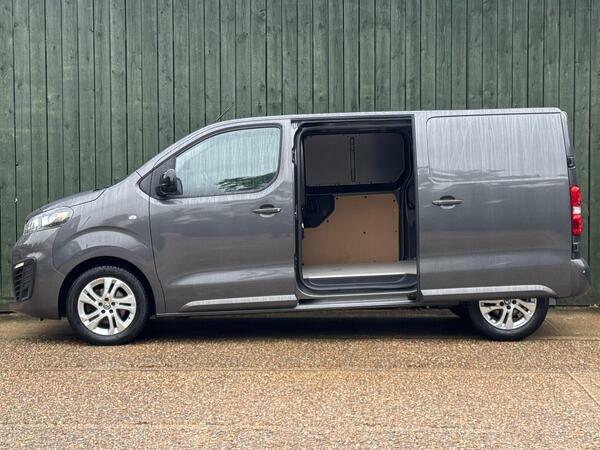 Vauxhall Vivaro F3100 Pro Black #7