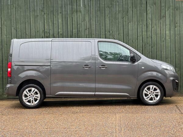 Vauxhall Vivaro F3100 Pro Black #17