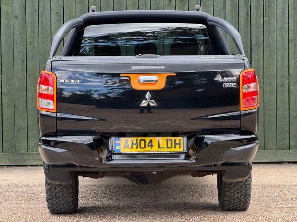 Mitsubishi L200 2.5 Td 4Life Black #11
