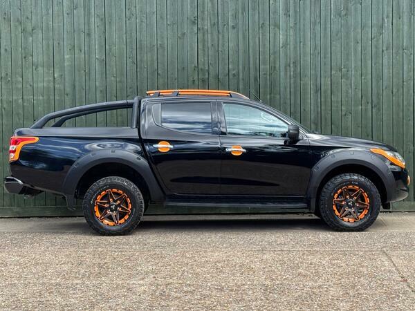 Mitsubishi L200 2.5 Td 4Life Black #13