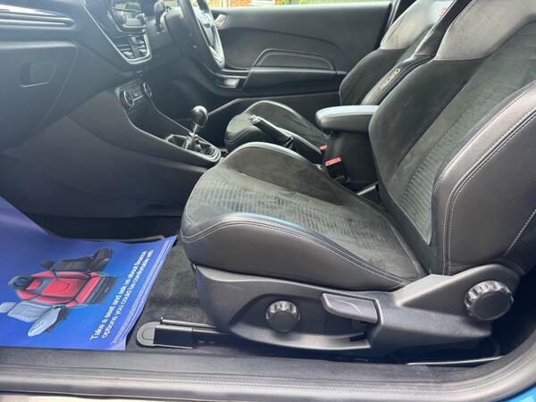 Ford Fiesta Hatchback Silver #33
