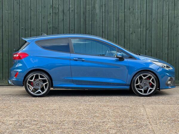 Ford Fiesta Hatchback Silver #9