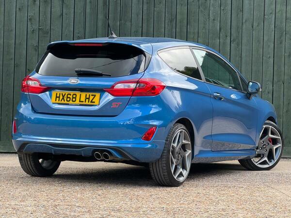 Ford Fiesta Hatchback Silver #2