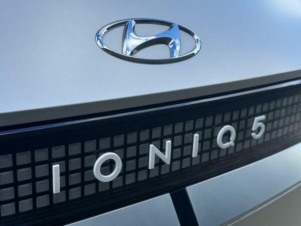Hyundai Ioniq 5 Hatchback Green #30