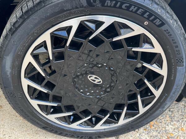 Hyundai Ioniq 5 Hatchback Green #33