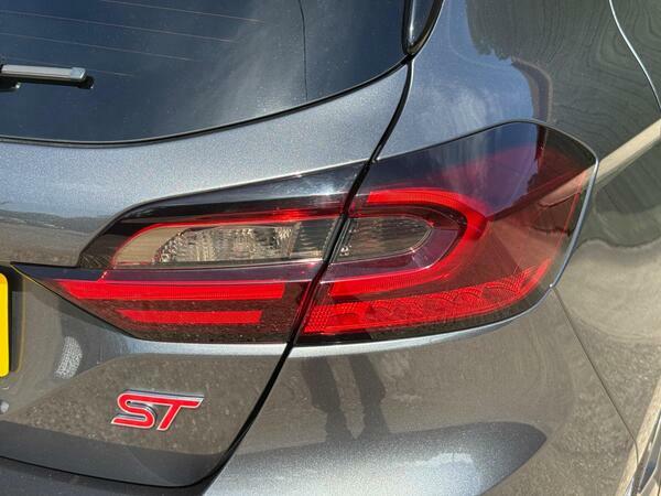 Ford Fiesta 1.0 Ecoboost Titanium Red #39