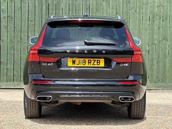 Volvo XC60 Momentum White #12