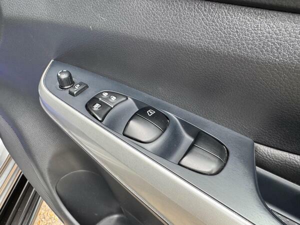 Nissan Navara Grey #45