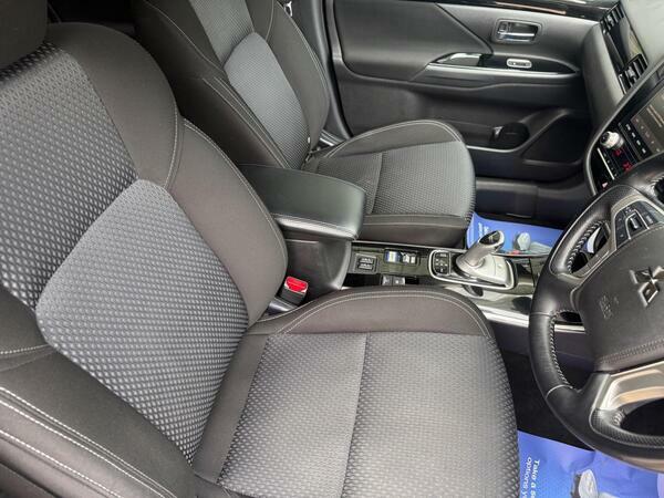 Mitsubishi Outlander 2.0 Design 7 Seater 150 Bhp Black #23