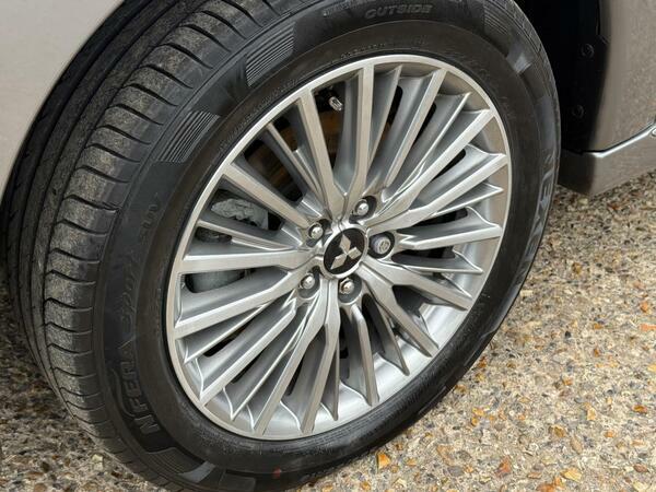 Mitsubishi Outlander 2.0 Design 7 Seater 150 Bhp Black #33