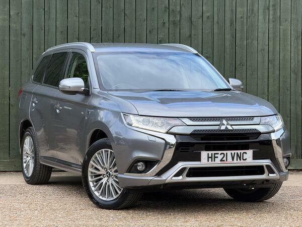 Mitsubishi Outlander 2.4H Twinmotor 13.8Kwh Design Cvt 4Wd Euro 6 Ss Grey