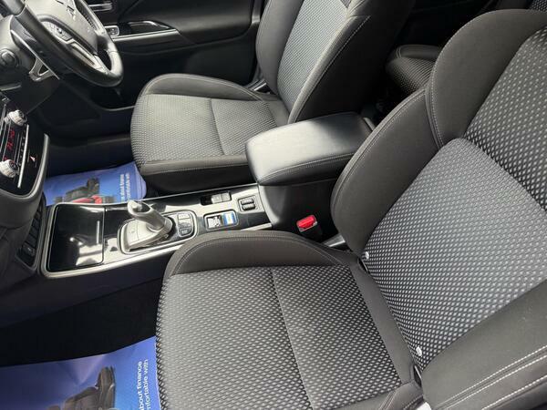 Mitsubishi Outlander 2.0 Design 7 Seater 150 Bhp Black #19