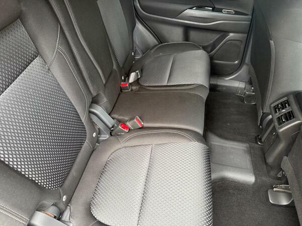 Mitsubishi Outlander 2.0 Design 7 Seater 150 Bhp Black #17