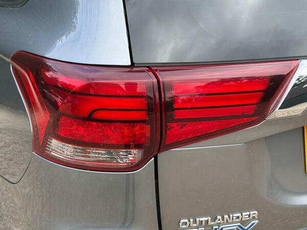 Mitsubishi Outlander 2.0 Design 7 Seater 150 Bhp Black #35