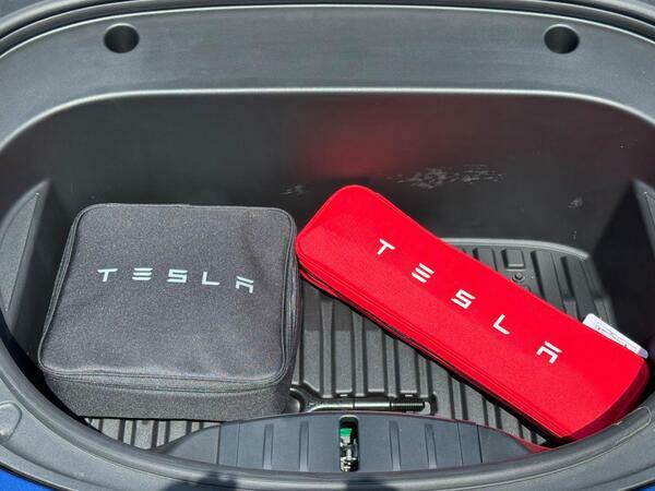 Tesla Model 3 Dual Motor Long Range Saloon 4 White #31