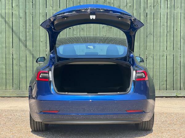 Tesla Model 3 Dual Motor Long Range Saloon 4 White #32