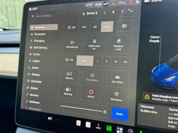 Tesla Model 3 Dual Motor Long Range Saloon 4 White #18