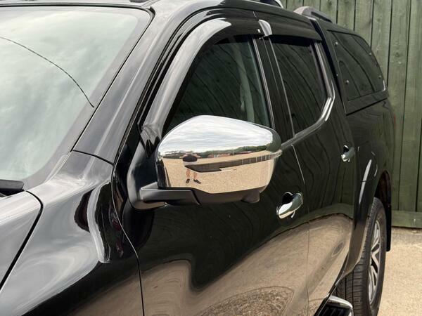 Nissan Navara Navara Tekna Dci White #33