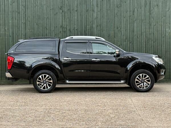 Nissan Navara Navara Tekna Dci White #17
