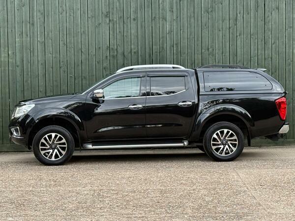 Nissan Navara Navara Tekna Dci White #9