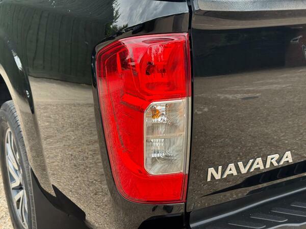 Nissan Navara Navara Tekna Dci White #38
