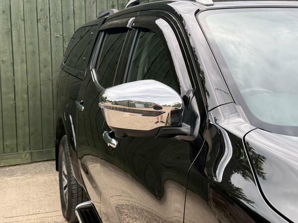 Nissan Navara Navara Tekna Dci White #27